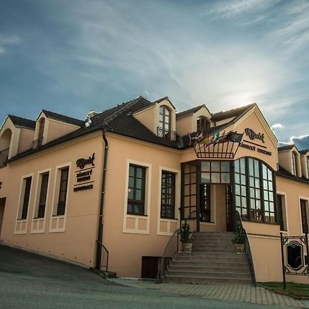 Zámecký penzion Kopeček Rajec-Jestrebi Exterior foto